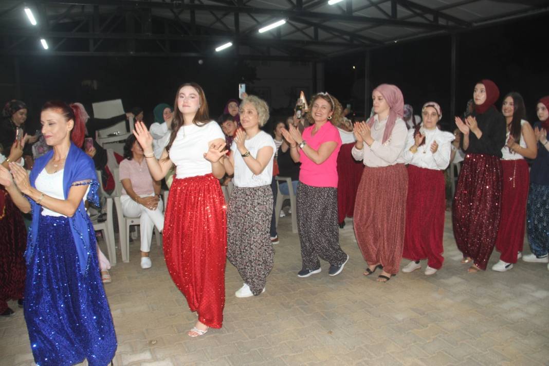Konya'da bir mahallede sahte düğün yapıldı! Gerçeğinden daha çok eğlendiler 2